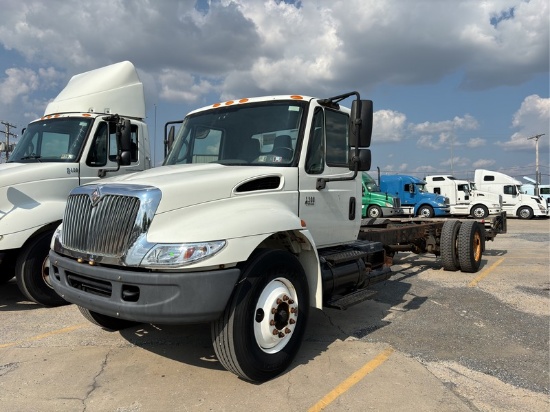 2007 INTERNATIONAL  4300 DT466 CAB CHASSIS