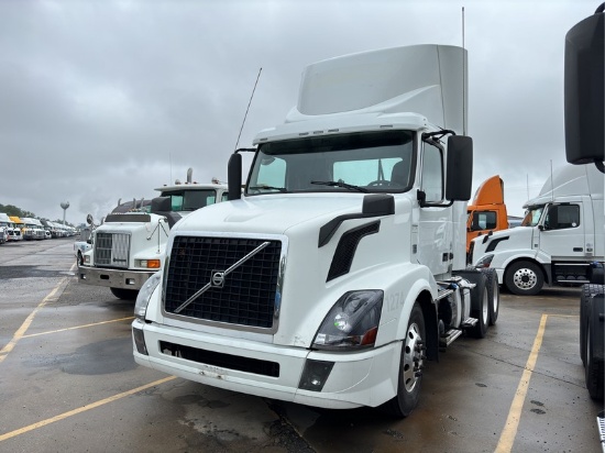 2016 VOLVO VNL T/A DAYCAB
