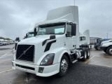 2015 VOLVO VNL T/A DAYCAB