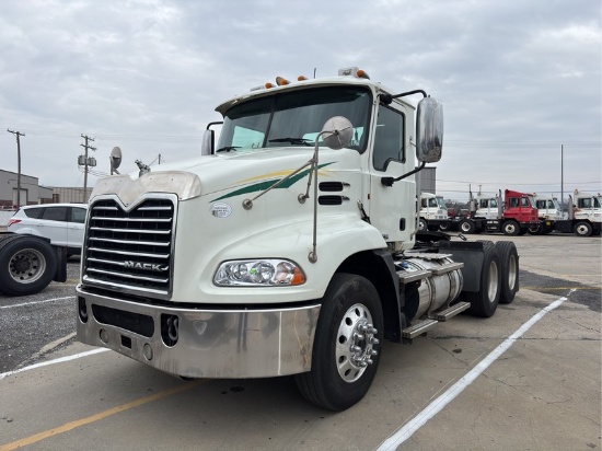 2014  MACK   CXU613  T/A DAYCAB