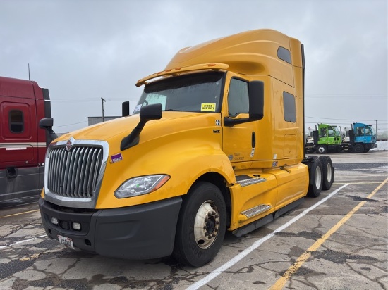 2018  INTERNATIONAL  LT625  T/A SLEEPER