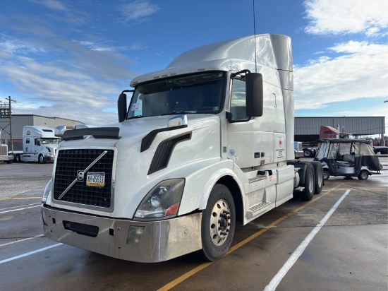 2017  VOLVO  VNL  T/A SLEEPER