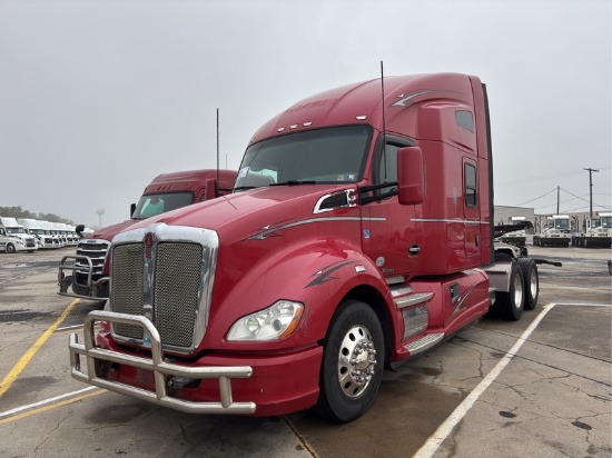 2014  KENWORTH  T680  T/A SLEEPER