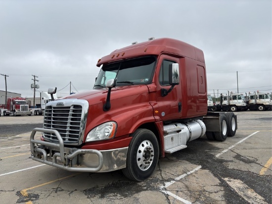 2015  FREIGHTLINER  CASCADIA   T/A SLEEPER