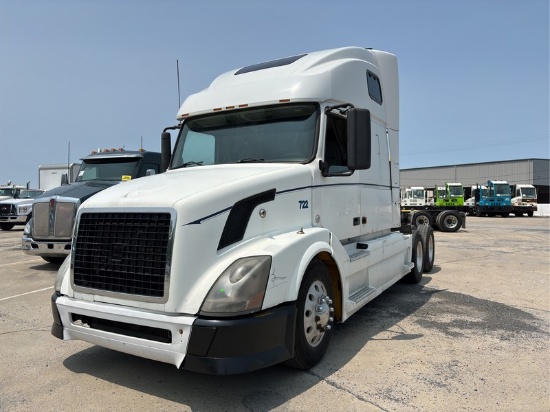 2007  VOLVO  VN  T/A SLEEPER