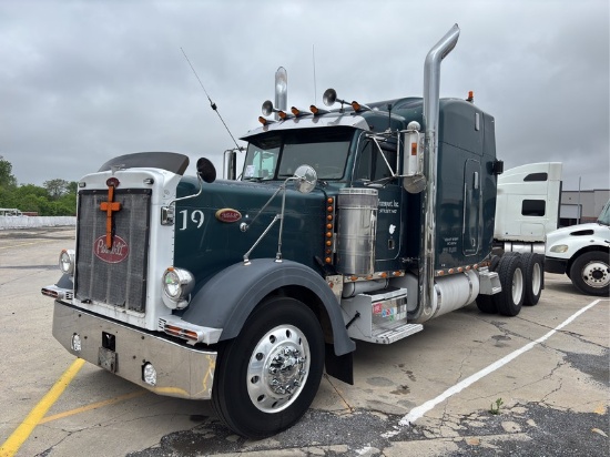 2000  PETERBILT  379  T/A SLEEPER