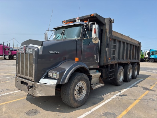 2001  KENWORTH  T800  TRI AXLE DUMP TRUCK