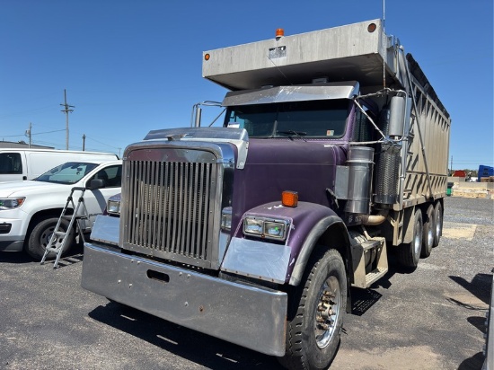 2001  FREIGHTLINER  FLD1205D CLASSIC  TRI AXLE DUMP TRUCK