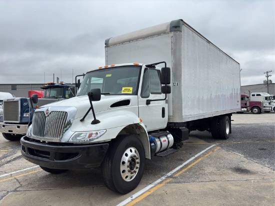 2018  INTERNATIONAL   4300  BOX TRUCK