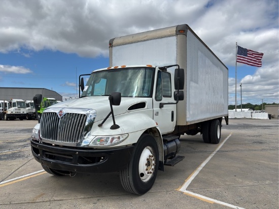2004  INTERNATIONAL  4300  BOX TRUCK
