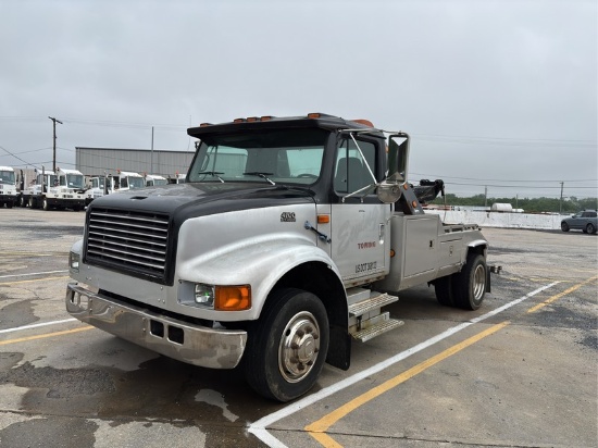 1999  INTERNATIONAL  4700  TOW TRUCK