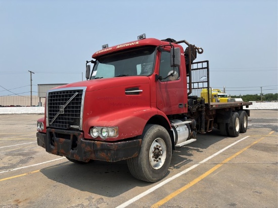 2003  VOLVO  CRANE TRUCK