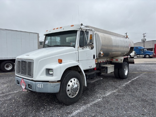 2001  FREIGHTLINER  FL70  TANKER TRUCK