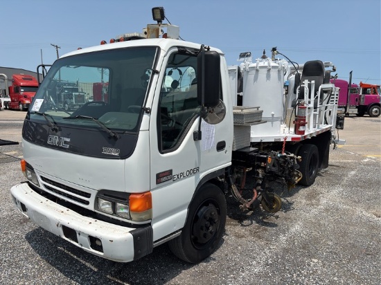 2000  GMC  W5500  SPRAYER TRUCK