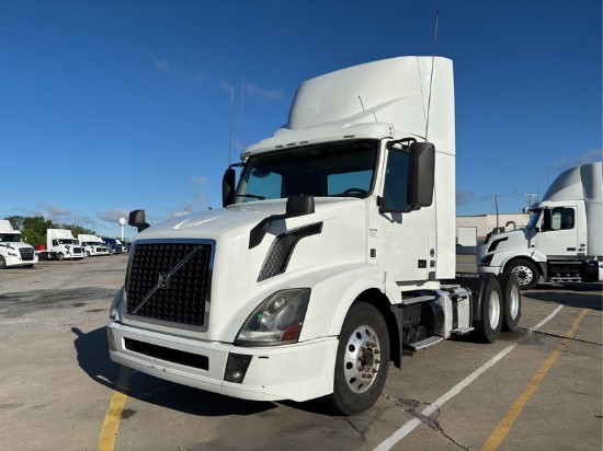 2016  VOLVO  VNL  T/A DAYCAB