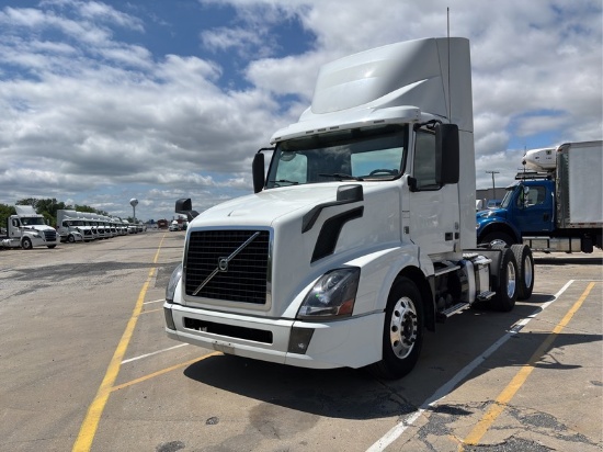 2016  VOLVO  VNL  T/A DAYCAB