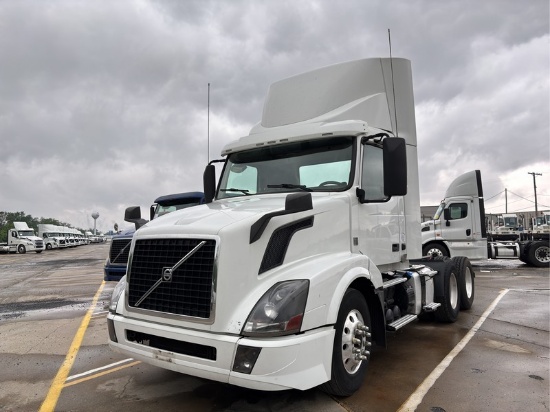 2016  VOLVO  VNL  T/A DAYCAB