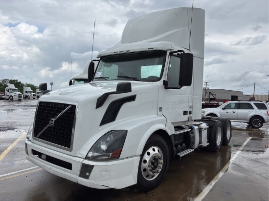 2016  VOLVO  VNL  T/A DAYCAB