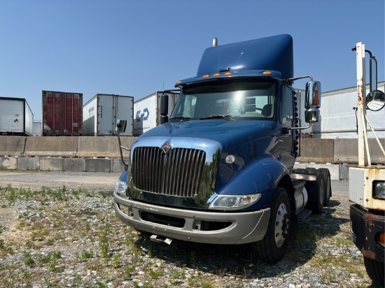 2010  INTERNATIONAL  8600  T/A DAYCAB, NON-RUNNER