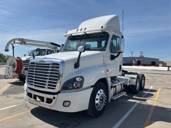 2016  FREIGHTLINER  CASCADIA  T/A DAYCAB