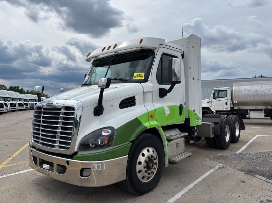 2016  FREIGHTLINER  CASCADIA  T/A DAYCAB
