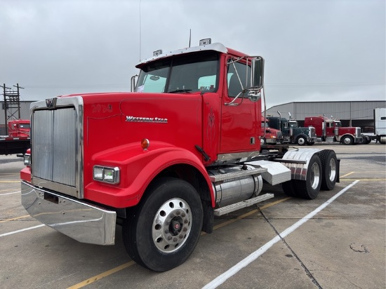 2015  WESTERN STAR  4900FA  T/A DAYCAB