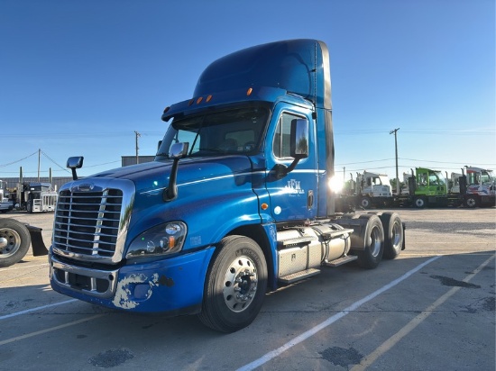 2014  FREIGHTLINER  CASCADIA   T/A DAYCAB