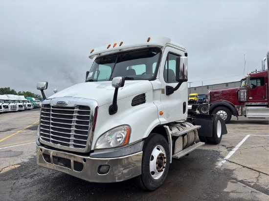 2014  FREIGHTLINER  CA113DC  S/A DAYCAB