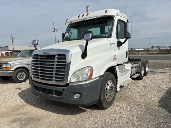 2013  FREIGHTLINER  PX1250648  T/A DAYCAB