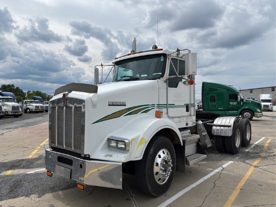 2002  KENWORTH  T800  T/A DAYCAB