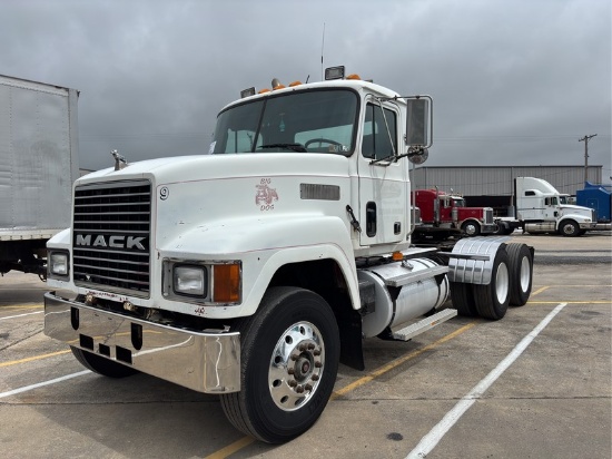 1996  MACK  CH613  T/A DAYCAB
