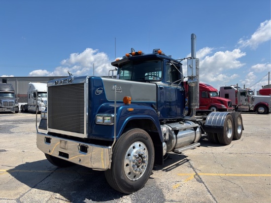 1988  MACK  RW613  T/A DAYCAB