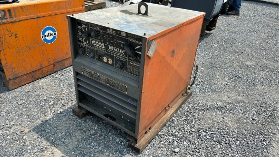 LINCOLN  IDEAL ARC TIG 300/300  WELDER