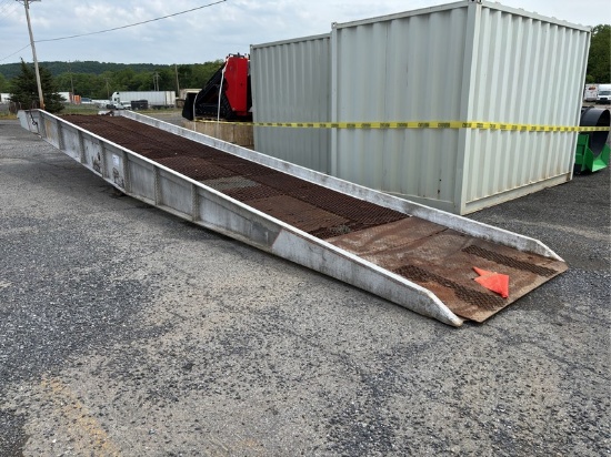 ROLLING MOBILE YARD RAMP