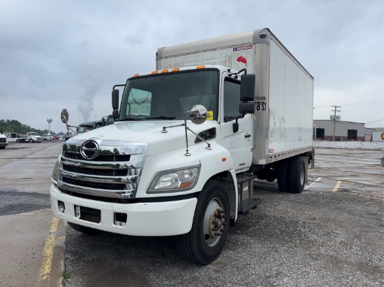 2019 Hino 338 Box Truck