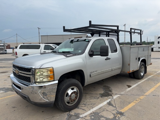 2011 Chevrolet Silverado 3500 Utility Truck