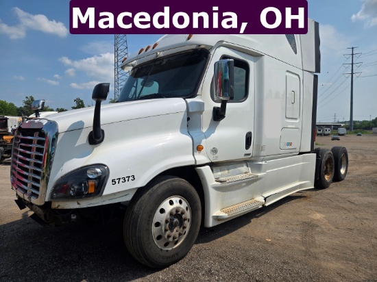 2015 FREIGHTLINER CASCADIA EVOLUTION T/A SLEEPER, NON-RUNNER
