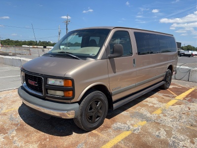 2000 GMC Savana 3500 Passenger Van