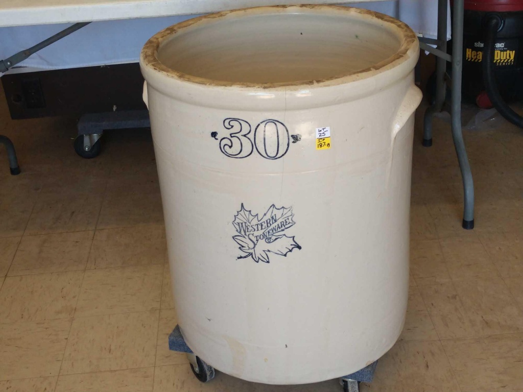 30 Gallon Western Stoneware Crock Art Antiques Collectibles Glass Pottery Pottery Stoneware Crockery Auctions Online Proxibid