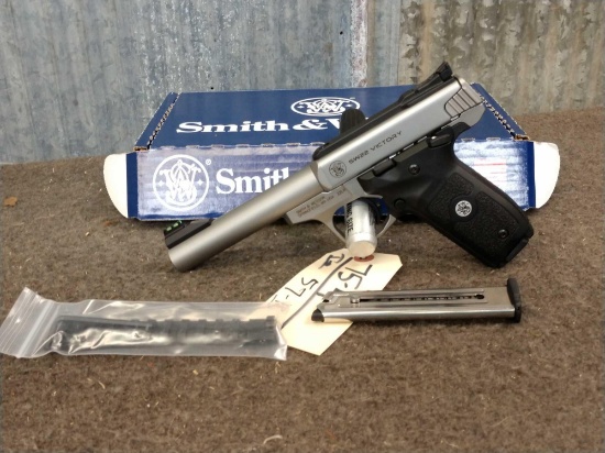 Smith & Wesson Model SW22 Victory .22 Semi Auto Pistol
