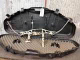 Hoyt XT3000 Compound Bow With Case