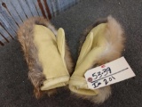 Women's About Size Medium Red Fox Fur & Leather Mittens