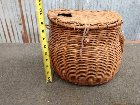 Adirondack style large fishing creel