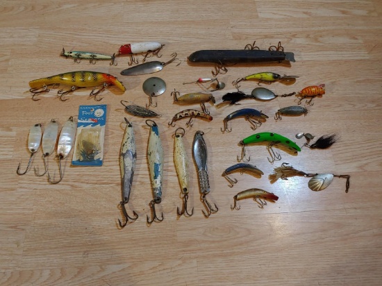 Group Of Vintage Fishing Lures