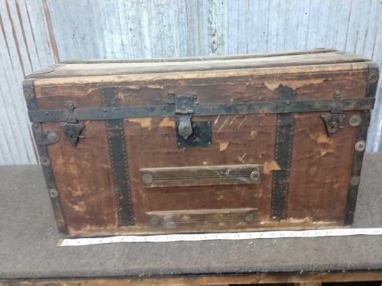 Cool vintage camel top trunk