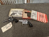 2 Vintage Starter Pistols