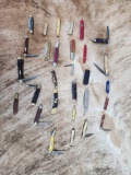 29 Vintage Folding Knives