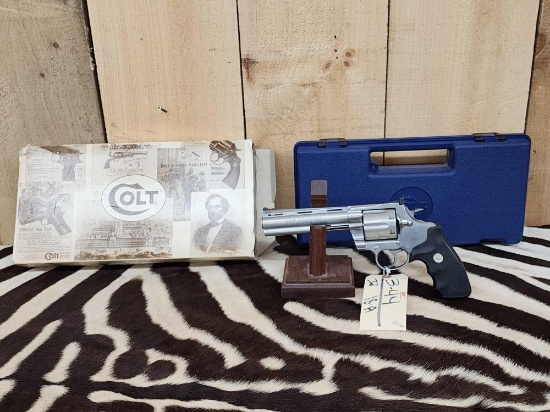 Guns Ammo Vintage Sporting Goods Anitque Americana