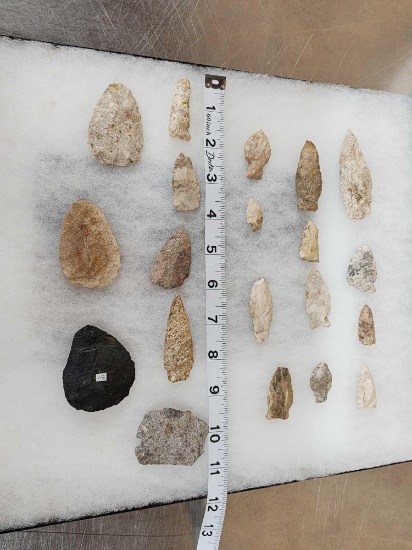 Collection Of 20 Arrowheads & Stone Tools Native American Artifacts