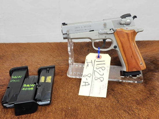 Smith & Wesson Model 410S .40s&w Semi Auto Pistol